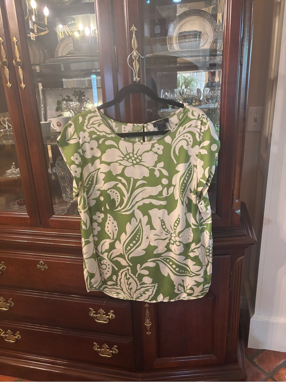 Rachel Roy Green & White Floral Shell Top
